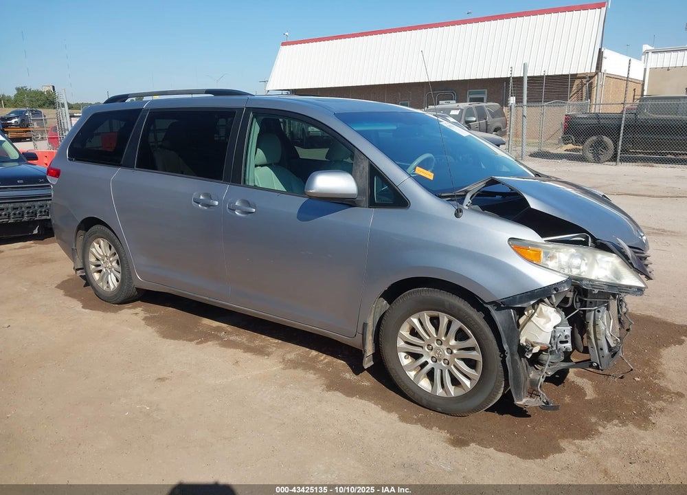 2011 TOYOTA SIENNA XLE V6 VIN: 5TDYK3DC6BS073022