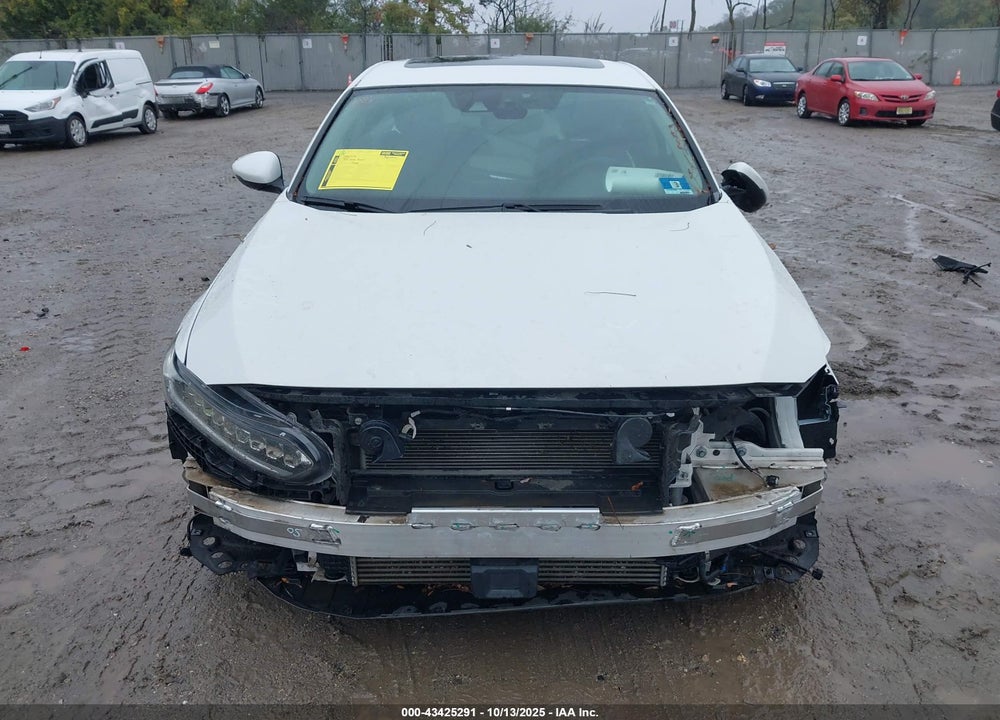 2018 HONDA ACCORD VIN: 1HGCV1F99JA144167