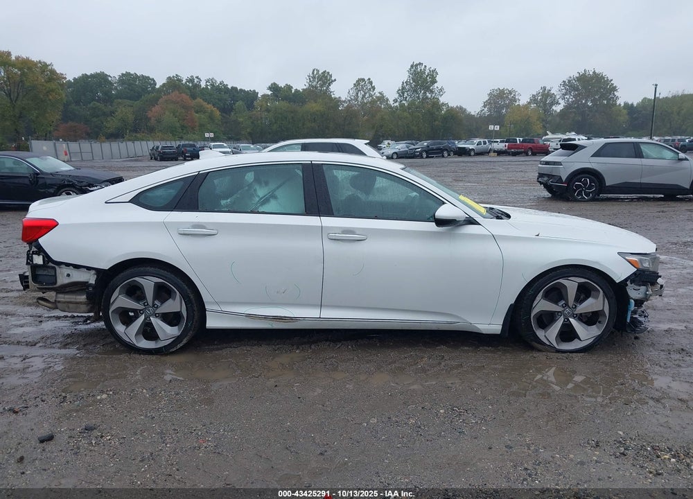2018 HONDA ACCORD VIN: 1HGCV1F99JA144167