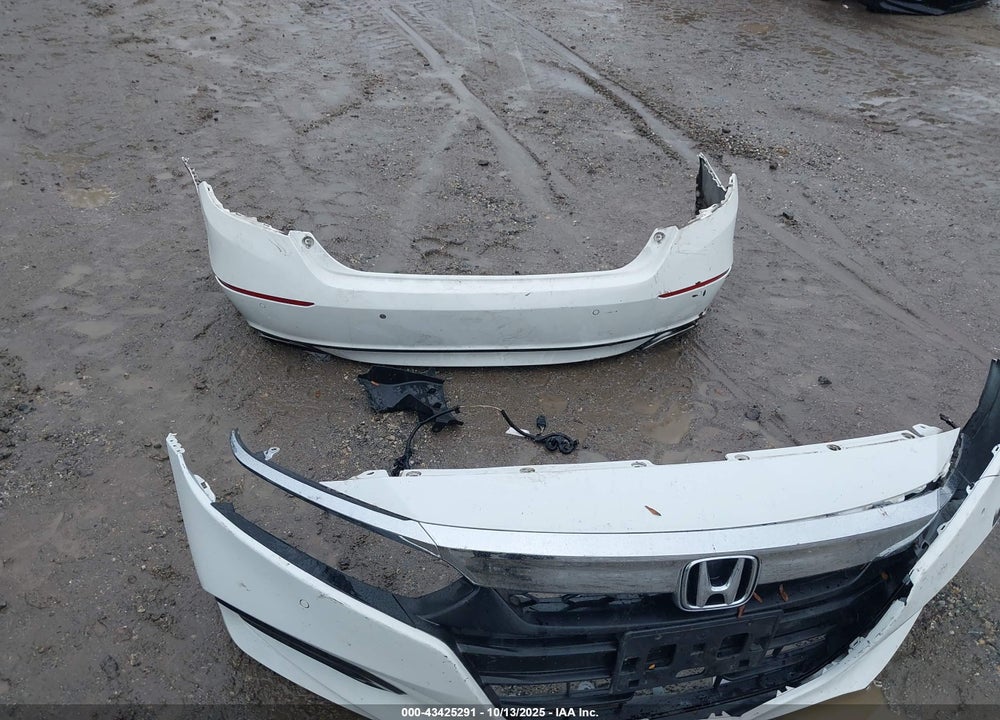 2018 HONDA ACCORD VIN: 1HGCV1F99JA144167