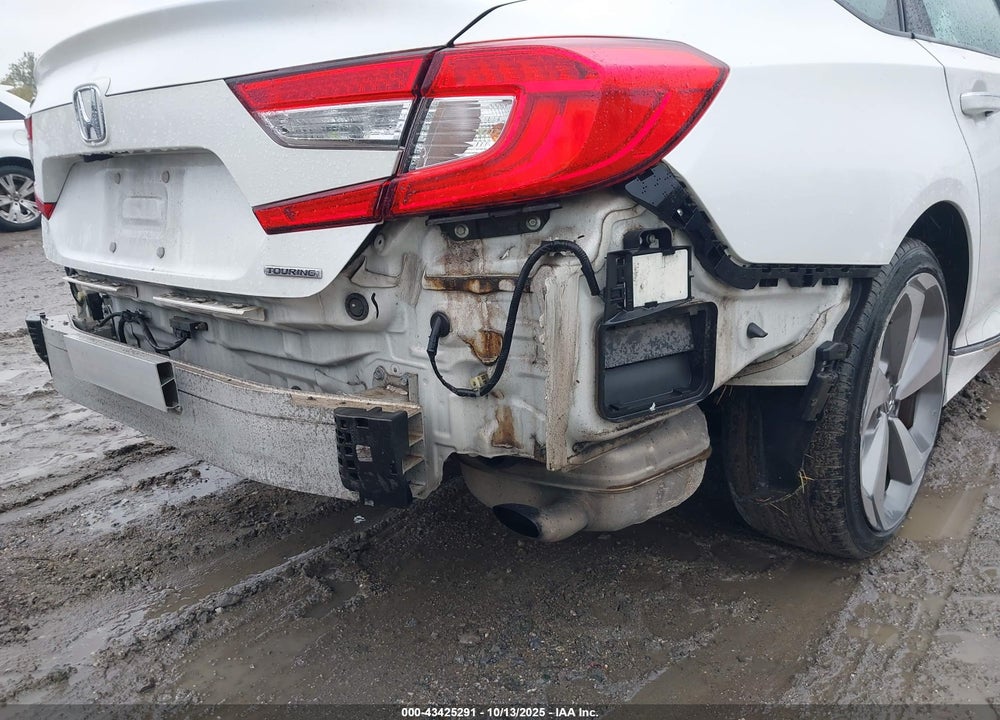 2018 HONDA ACCORD VIN: 1HGCV1F99JA144167