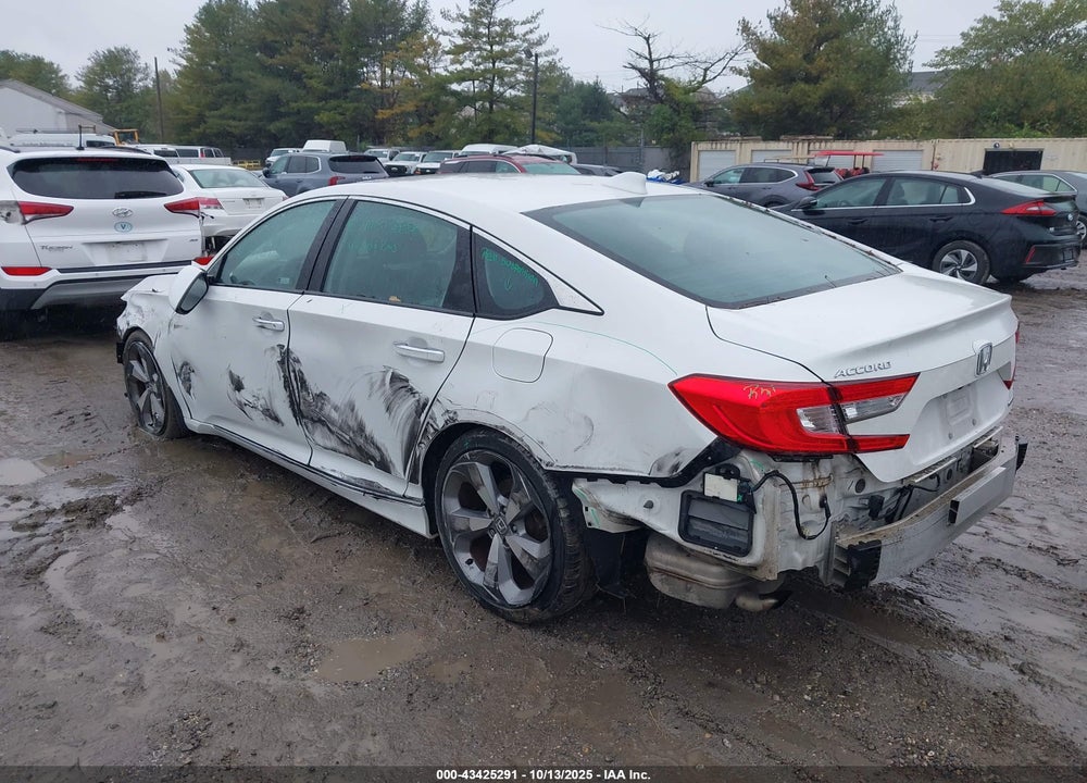 2018 HONDA ACCORD VIN: 1HGCV1F99JA144167
