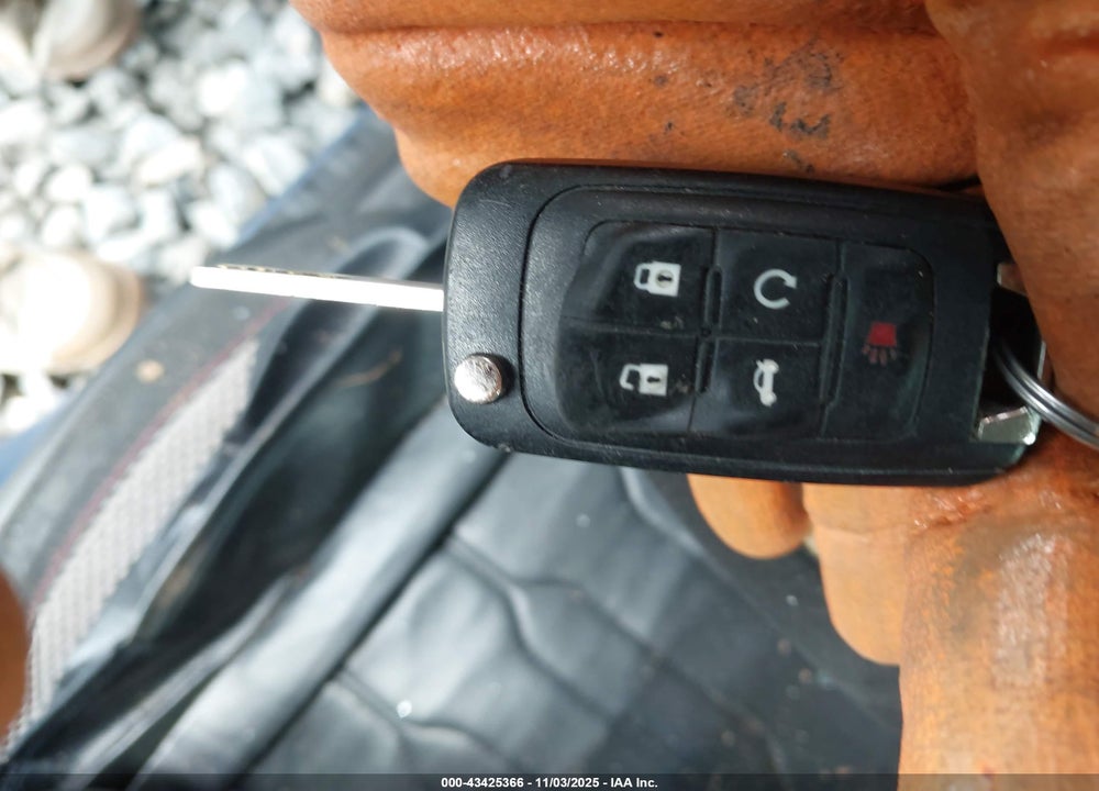 2011 CHEVROLET EQUINOX VIN: 2CNFLPE53B6383551