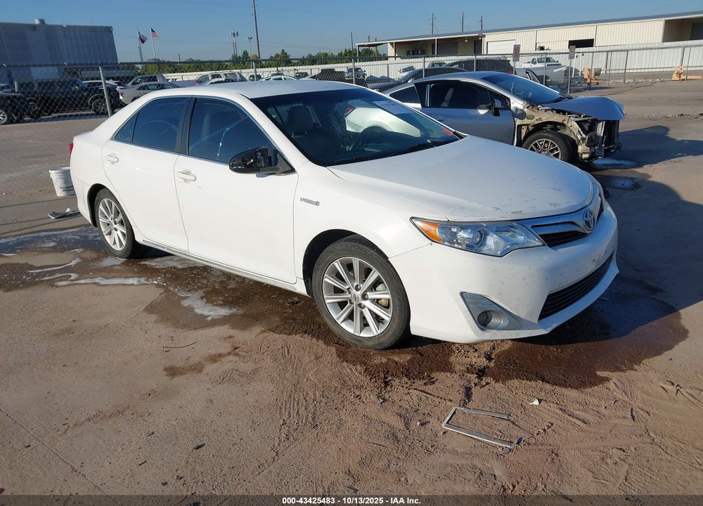 2014 TOYOTA CAMRY HYBRID XLE VIN: 4T1BD1FK0EU111137