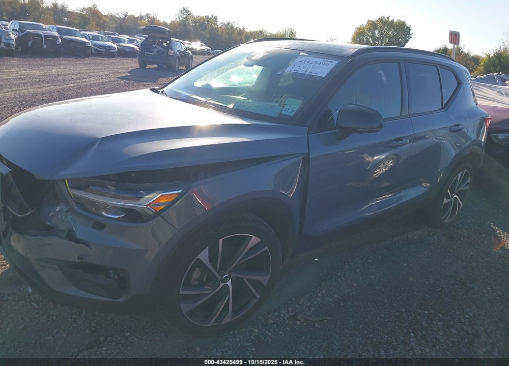 2021 VOLVO XC40 T5 R-DESIGN VIN: YV4162UM7M2446598