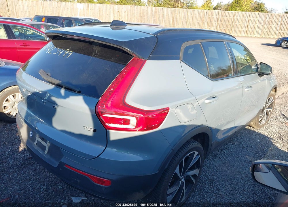2021 VOLVO XC40 T5 R-DESIGN VIN: YV4162UM7M2446598