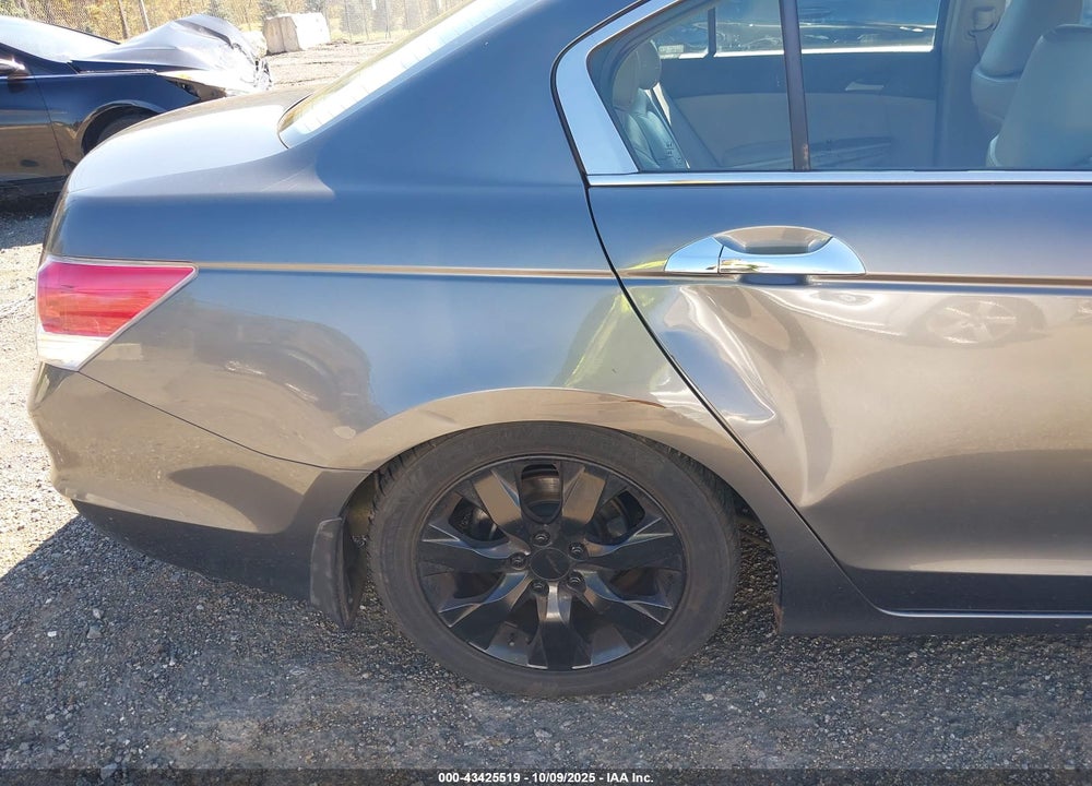 2009 HONDA ACCORD VIN: 1HGCP36839A040069
