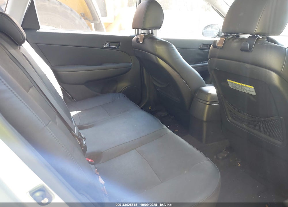 2011 HYUNDAI ELANTRA VIN: KMHDC8AE9BU104320