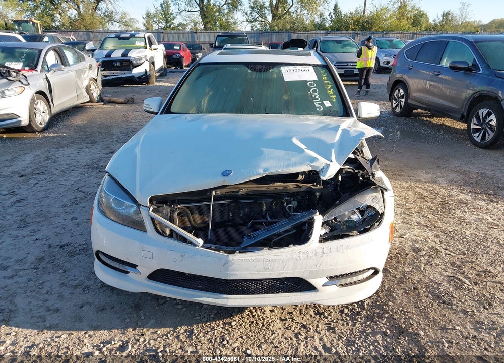 2011 MERCEDES-BENZ C CLASS VIN: WDDGF5EB1BA500353