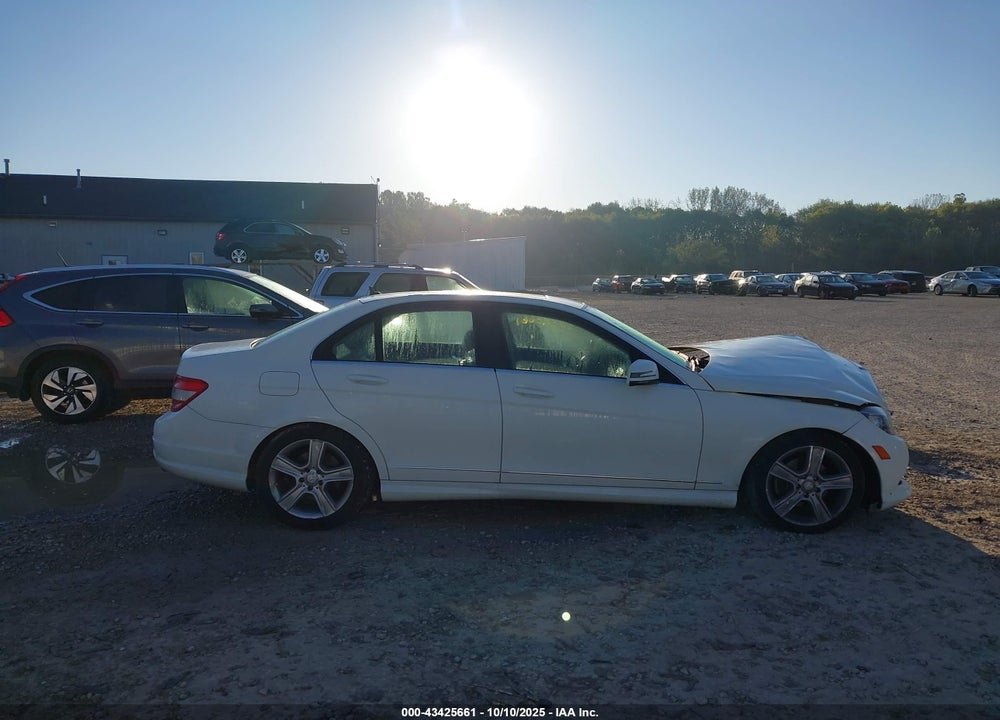 2011 MERCEDES-BENZ C CLASS VIN: WDDGF5EB1BA500353