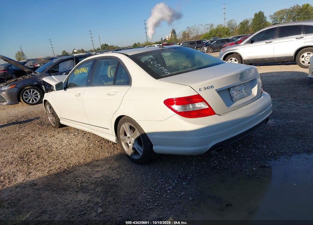 2011 MERCEDES-BENZ C CLASS VIN: WDDGF5EB1BA500353