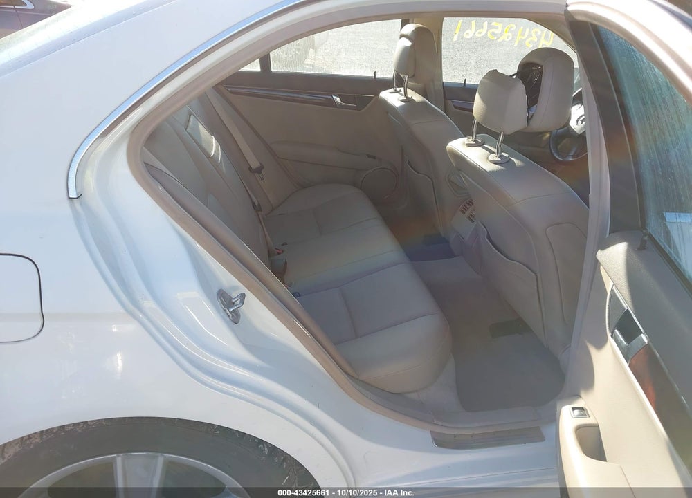 2011 MERCEDES-BENZ C CLASS VIN: WDDGF5EB1BA500353