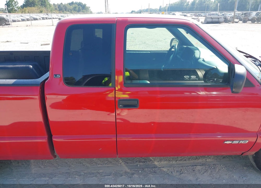 2003 CHEVROLET S-10 LS VIN: 1GCCS19H938245312