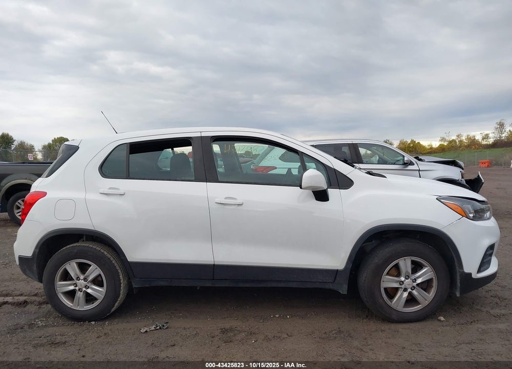 2017 CHEVROLET TRAX LS VIN: KL7CJNSB8HB255658