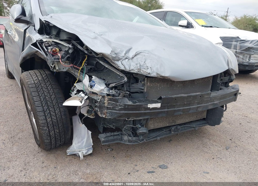 2015 HYUNDAI ELANTRA SE VIN: 5NPDH4AEXFH596001