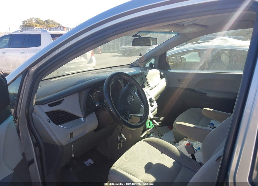 2016 TOYOTA SIENNA VIN: 5TDZK3DC2GS743662