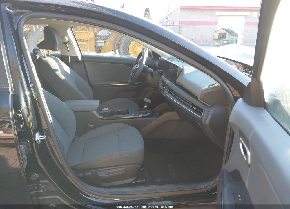 2025 KIA K4 LXS VIN: 3KPFT4DE8SE068930