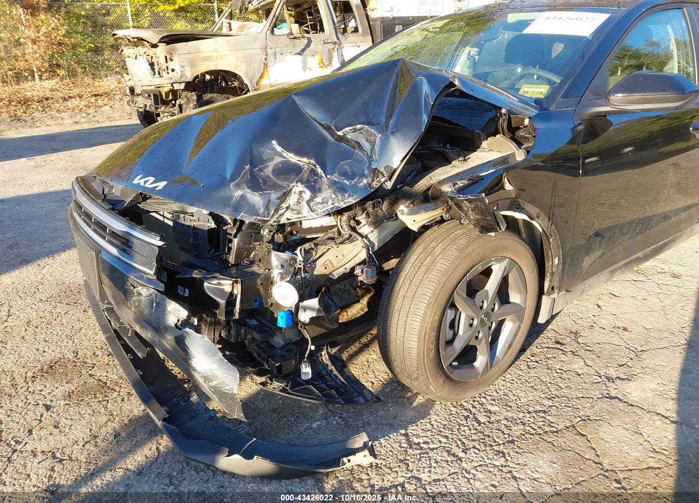 2025 KIA K4 LXS VIN: 3KPFT4DE8SE068930