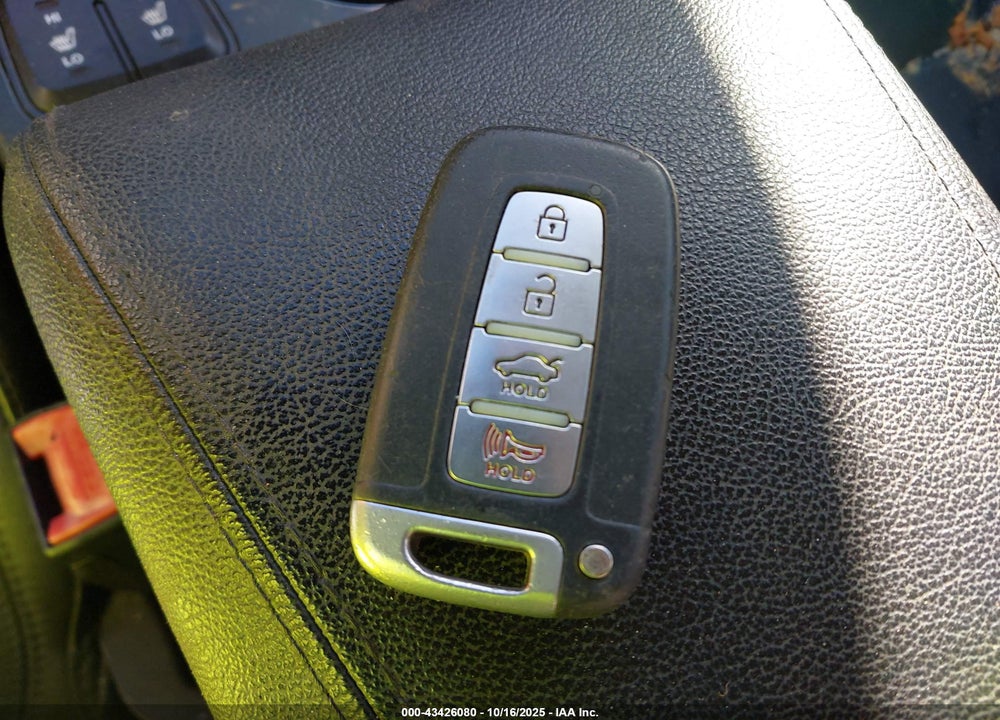 2011 HYUNDAI SONATA VIN: 5NPEC4ACXBH031758