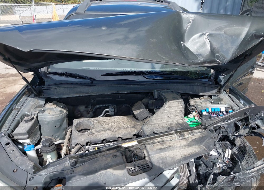 2012 HYUNDAI SANTA FE GLS VIN: 5XYZGDAB0CG105081