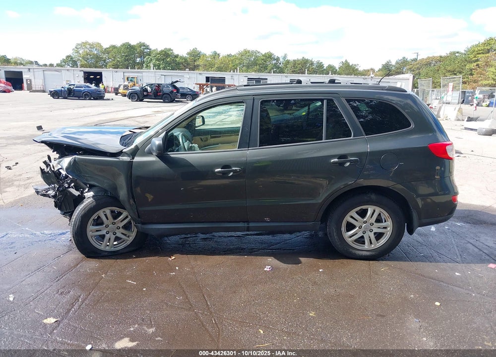 2012 HYUNDAI SANTA FE GLS VIN: 5XYZGDAB0CG105081