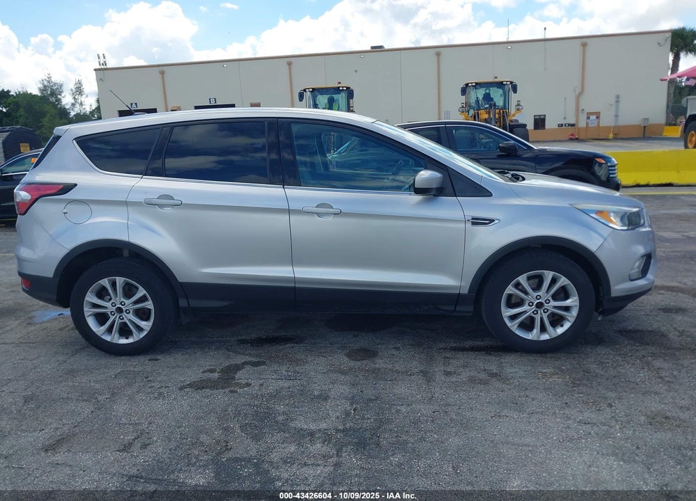 2017 FORD ESCAPE SE VIN: 1FMCU9GD3HUC16133