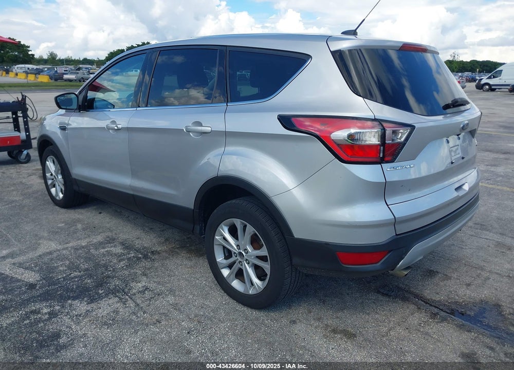 2017 FORD ESCAPE SE VIN: 1FMCU9GD3HUC16133