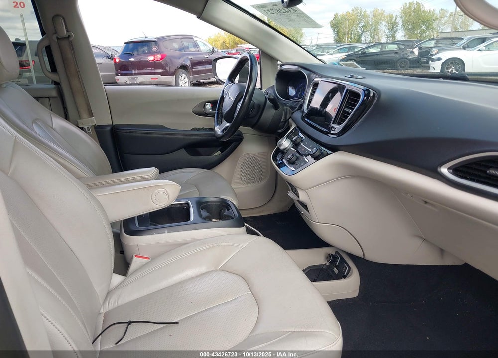 2021 CHRYSLER PACIFICA TOURING L VIN: 2C4RC1BG8MR584481