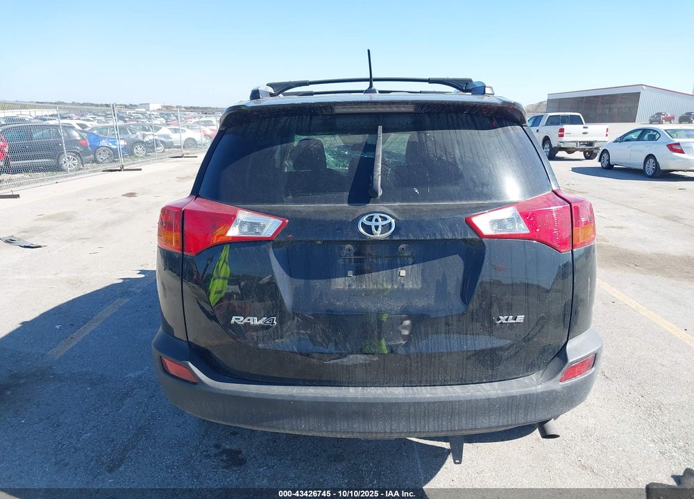 2014 TOYOTA RAV4 XLE VIN: 2T3WFREV2EW088568