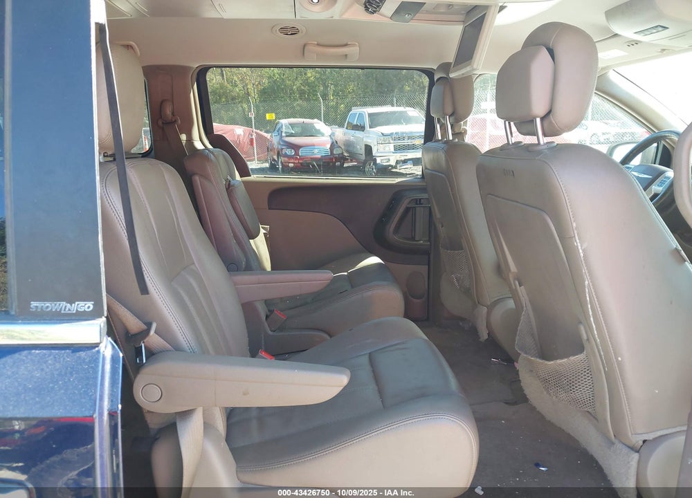 2014 CHRYSLER TOWN & COUNTRY VIN: 2C4RC1CG1ER178395