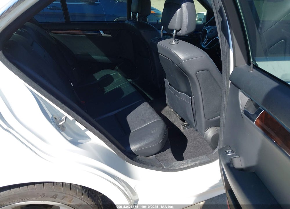 2014 MERCEDES-BENZ C 250 SPORT VIN: WDDGF4HB3EG215256
