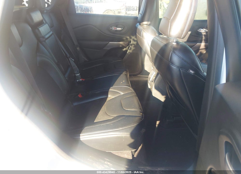 2019 JEEP CHEROKEE LATITUDE PLUS FWD VIN: 1C4PJLLBXKD202138