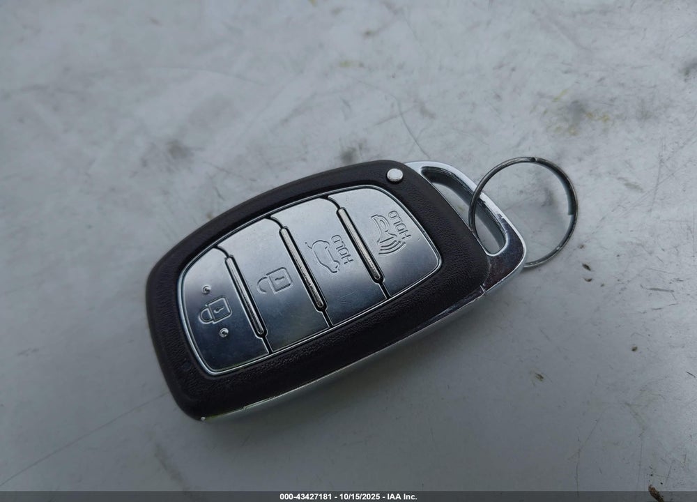 2016 HYUNDAI TUCSON VIN: KM8J3CA2XGU062923