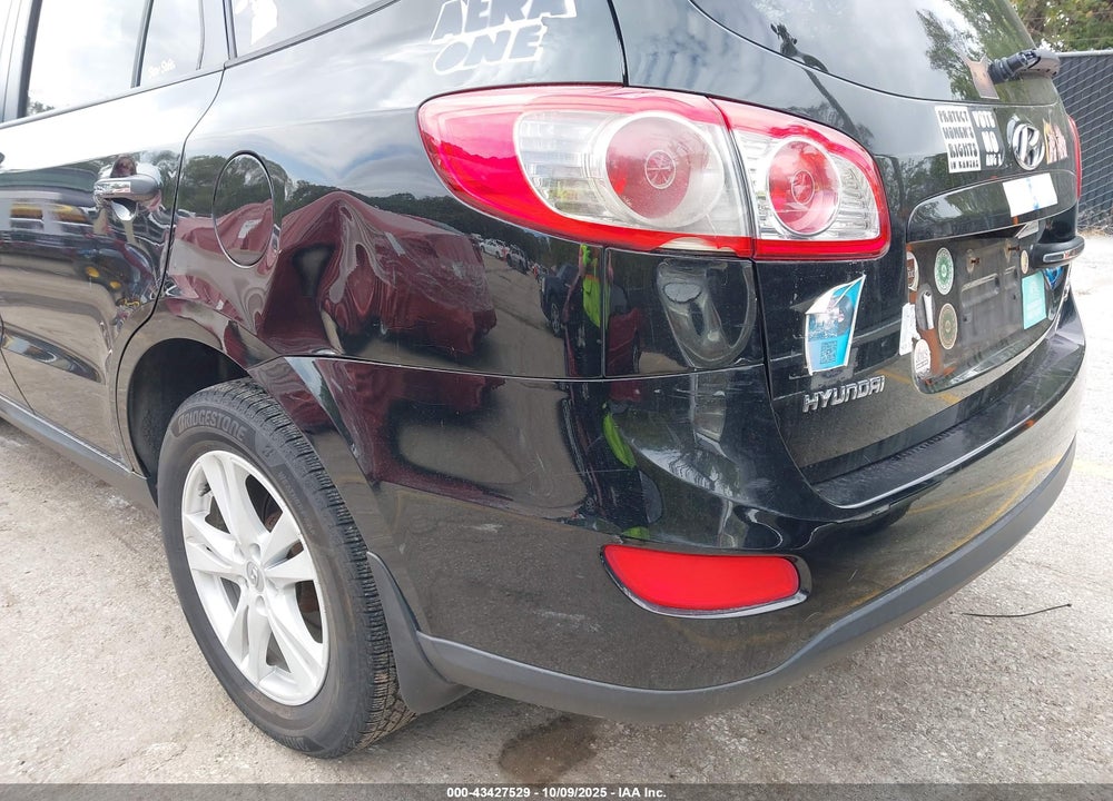 2011 HYUNDAI SANTA FE VIN: 5XYZK4AG0BG024235
