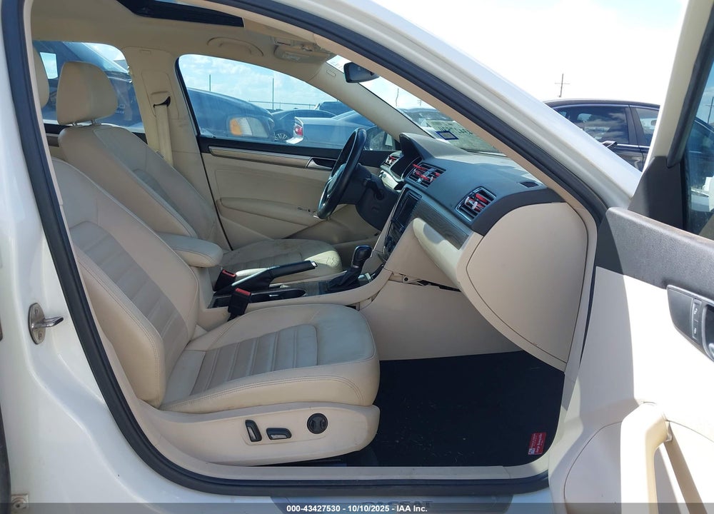 2016 VOLKSWAGEN PASSAT VIN: 1VWCS7A38GC020981