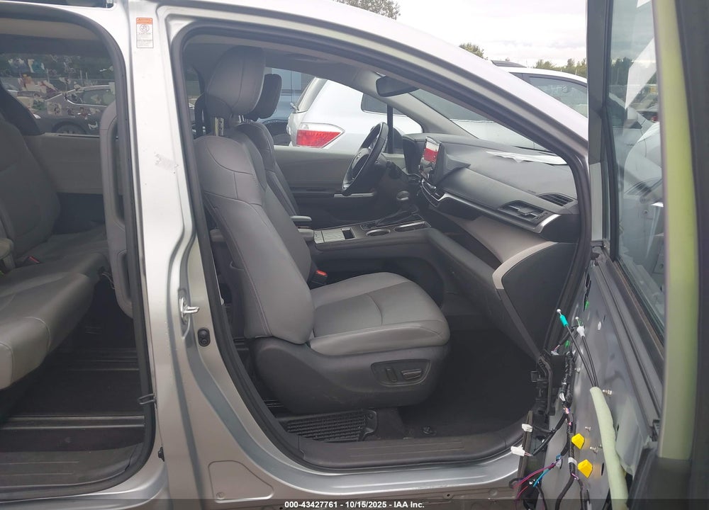 2022 TOYOTA SIENNA XLE VIN: 5TDYRKEC4NS134912