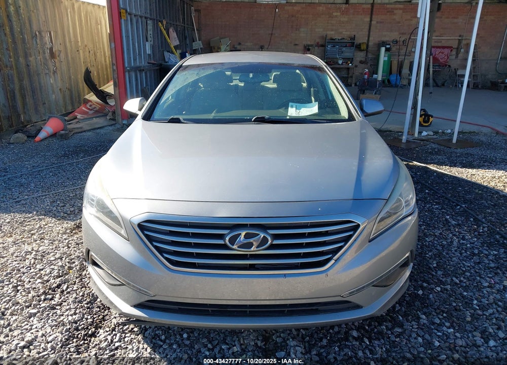 2015 HYUNDAI SONATA SE VIN: 5NPE24AF4FH000721