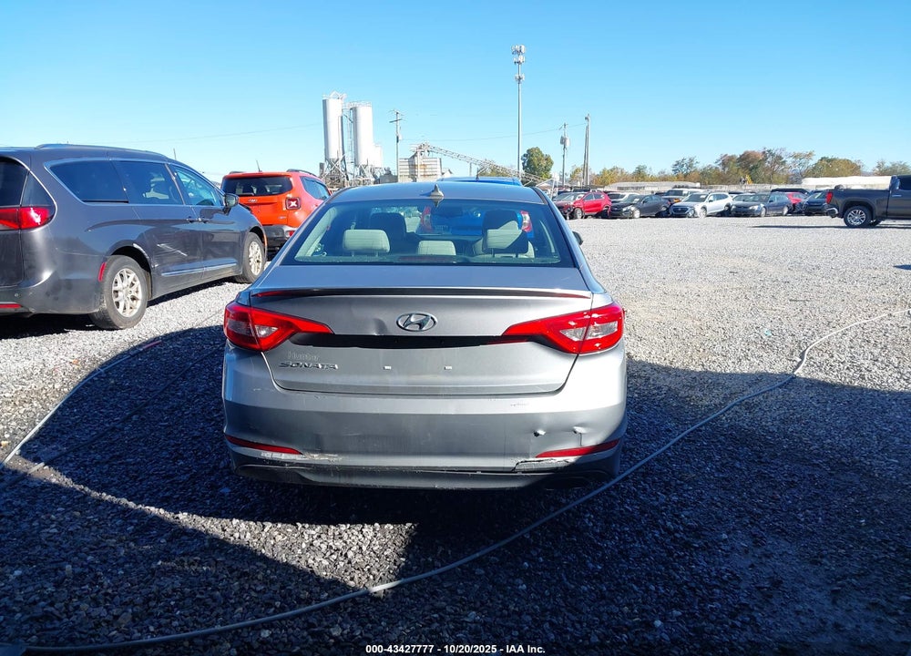 2015 HYUNDAI SONATA SE VIN: 5NPE24AF4FH000721
