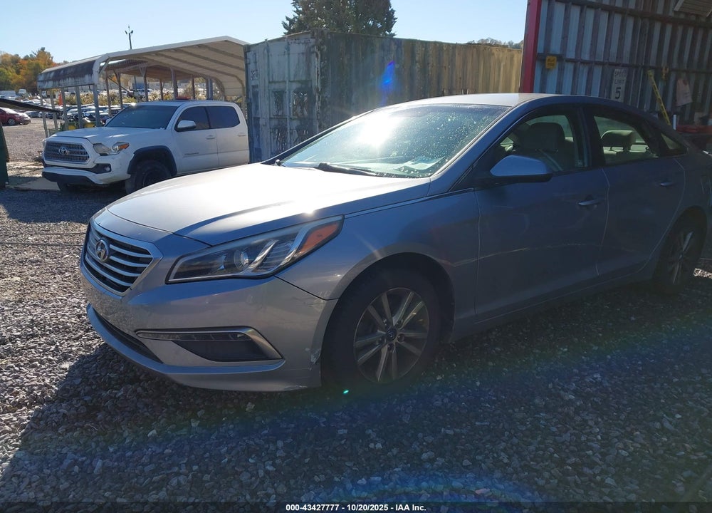 2015 HYUNDAI SONATA SE VIN: 5NPE24AF4FH000721