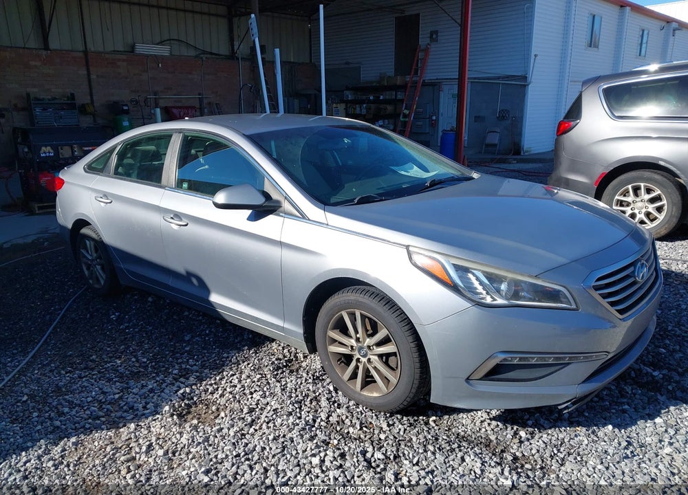 2015 HYUNDAI SONATA SE VIN: 5NPE24AF4FH000721
