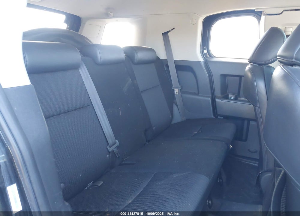 2007 TOYOTA FJ CRUISER VIN: JTEBU11FX70036225