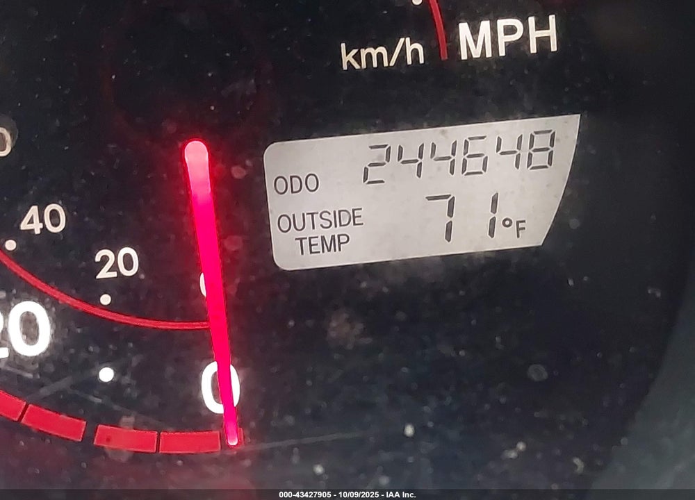 2005 TOYOTA MATRIX VIN: 2T1KR32E85C324027