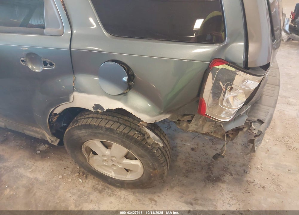 2010 FORD ESCAPE VIN: 1FMCU9D70AKC14713