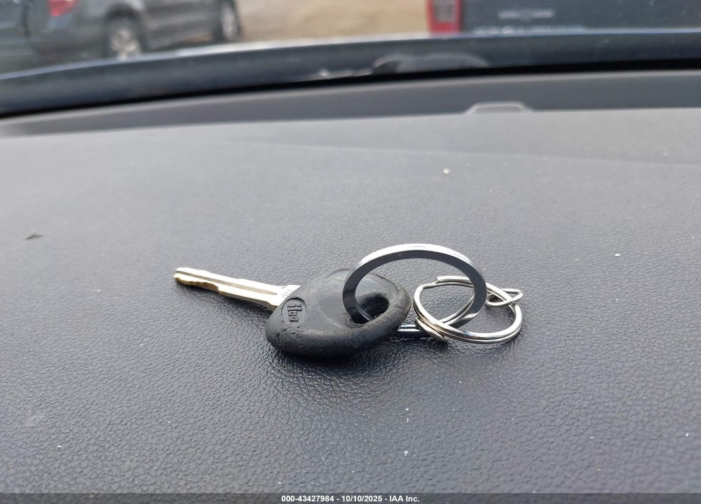 2017 HYUNDAI ELANTRA VIN: 5NPD74LF3HH198639