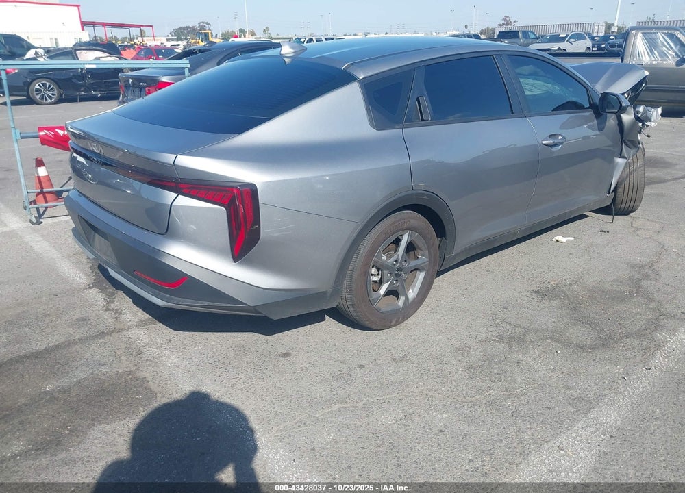 2025 KIA K4 LXS VIN: 3KPFT4DE5SE147410