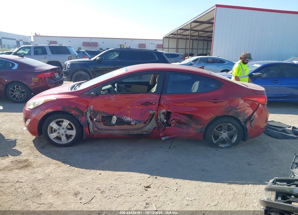 2013 HYUNDAI ELANTRA GLS VIN: KMHDH4AE0DU671383
