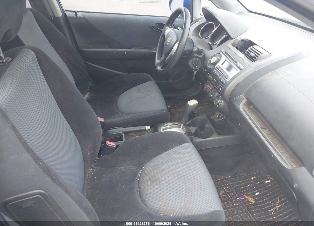 2008 HONDA FIT VIN: JHMGD38418S033633