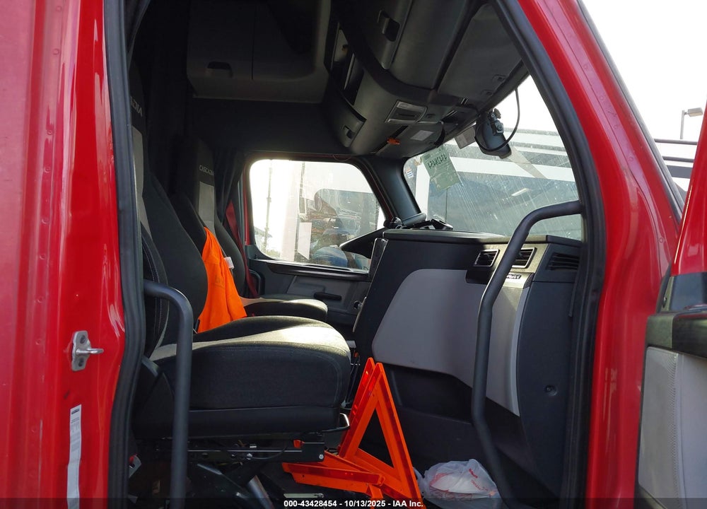 2019 FREIGHTLINER NEW CASCADIA 126 VIN: 3AKJHHDR1KSJX1228