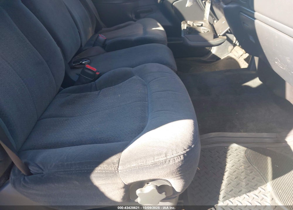 2000 CHEVROLET SILVERADO 1500 LS VIN: 1GCEK14T2YE137496