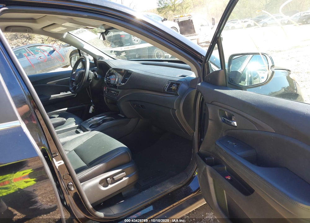 2021 HONDA PILOT VIN: 5FNYF6H23MB024245